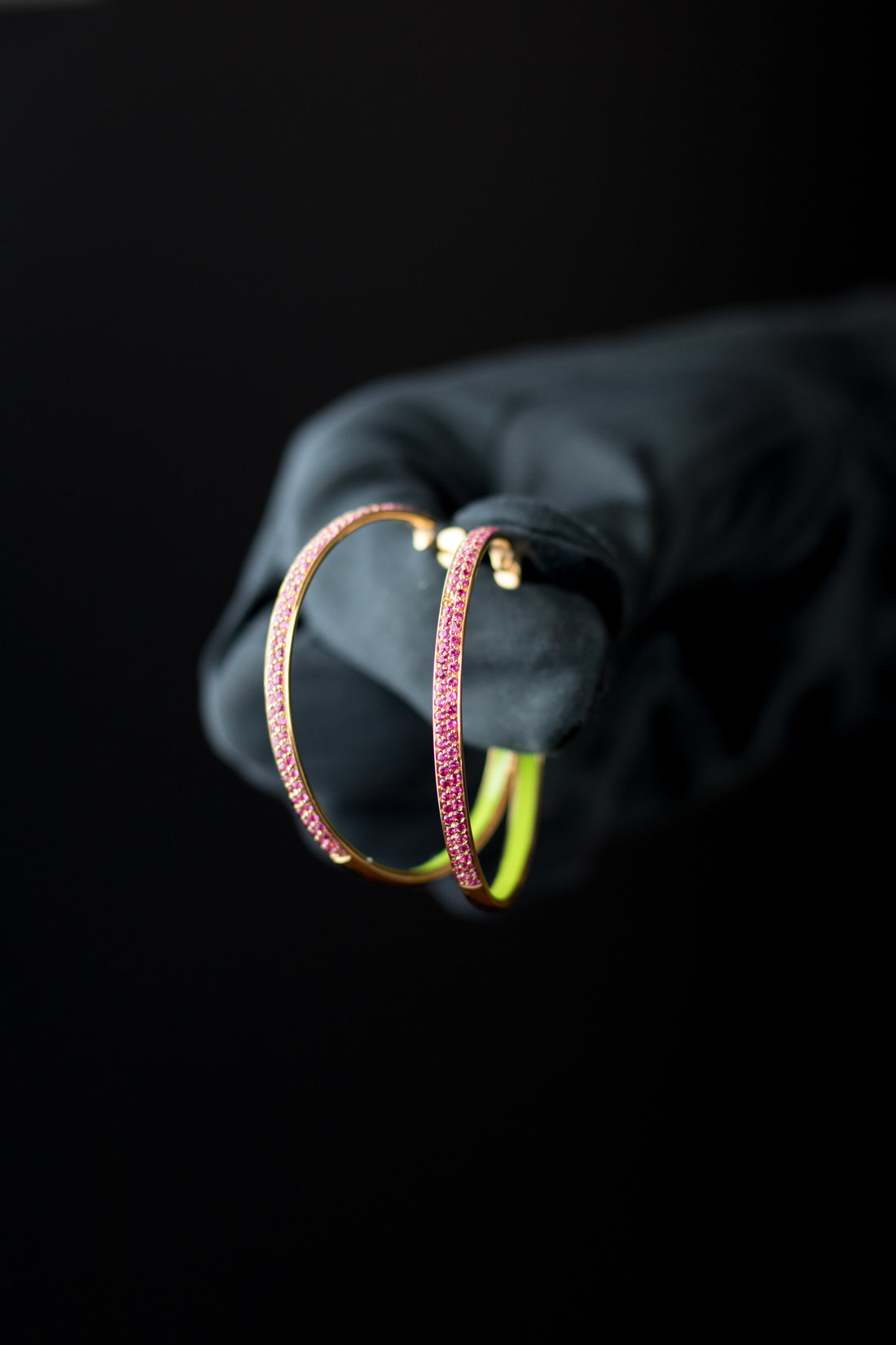 Hoop Oorhangers Roze Saffier