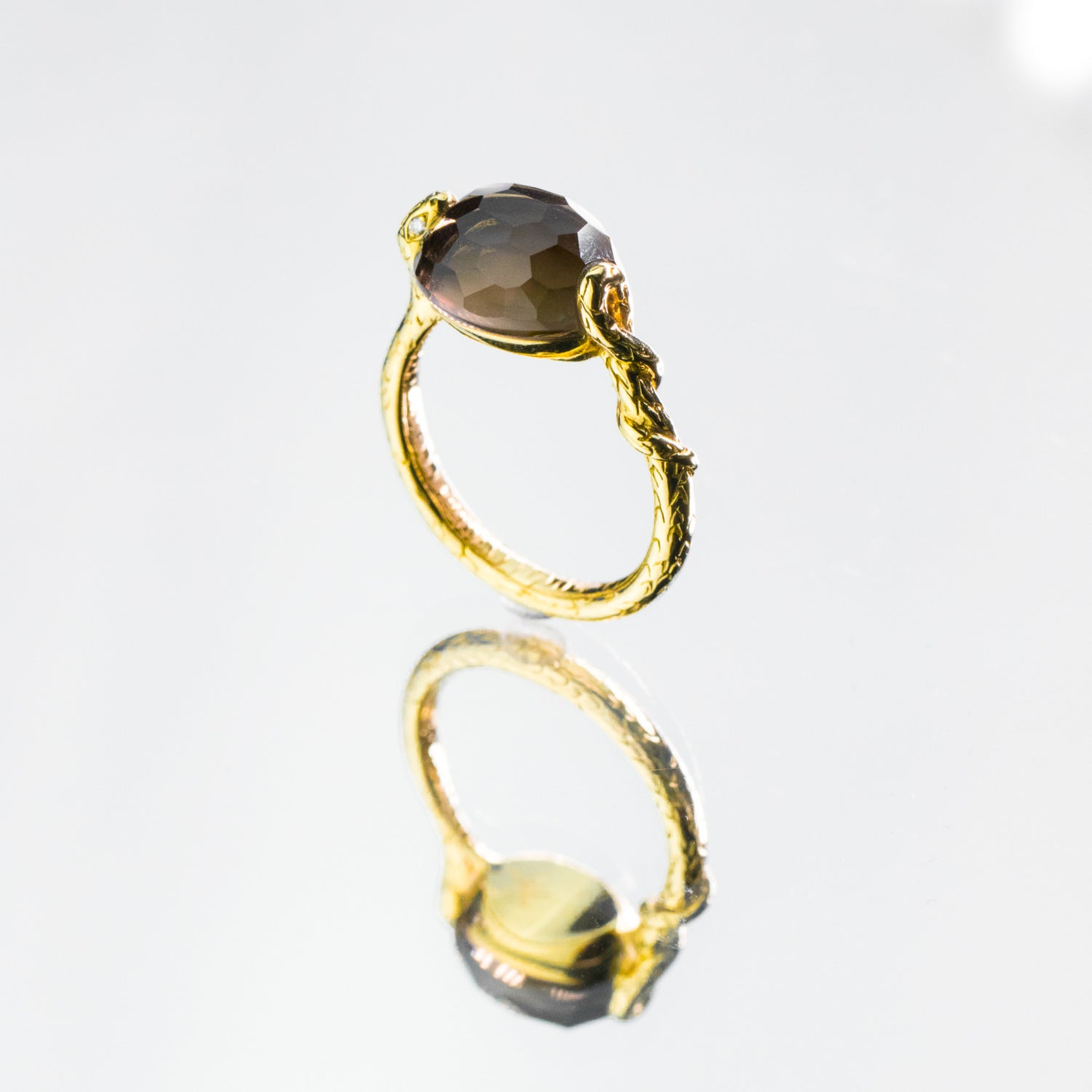 Forbidden Fruit Steltman by Bibi van der Velden