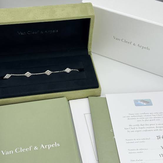 Van Cleef &amp; Arpels